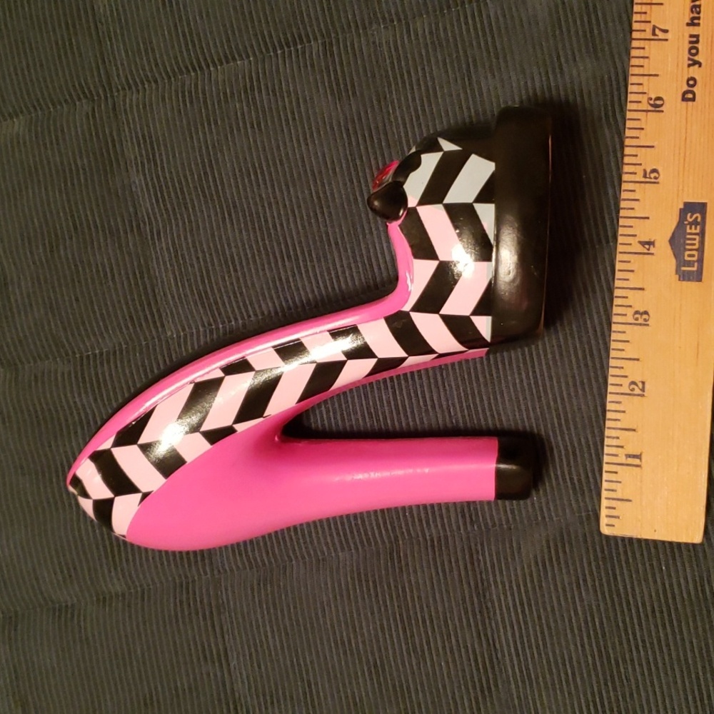 Stylish Pink and Black High Heel Shoe Bank. Porseline - Picture 3 of 3